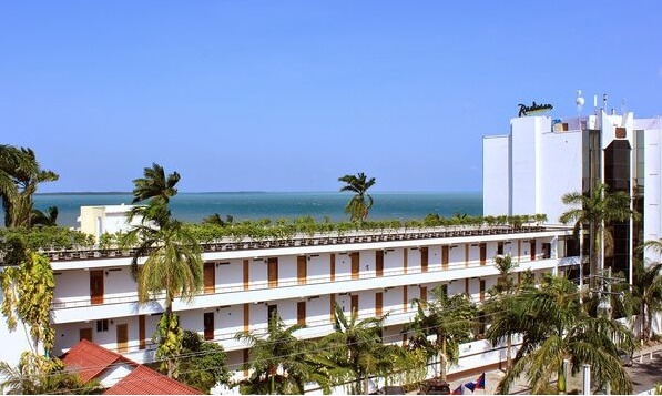 Radisson Fort George Hotel & Marina