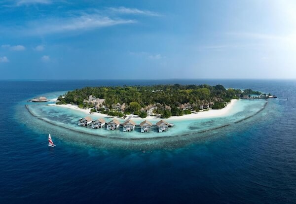 Speedboat arrival jetty at Bandos Maldives island resort